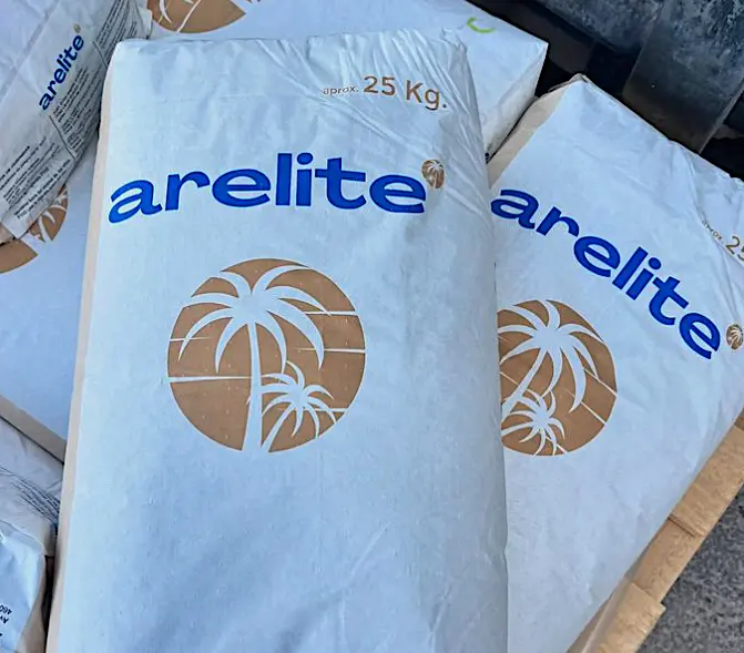 Sacos de revestimiento mineral Arelite preparados para suministro y aplicación en obra